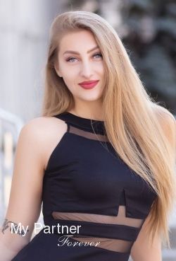 Dating Service to Meet Charming Ukrainian Lady Elizaveta from Poltava, Ukraine