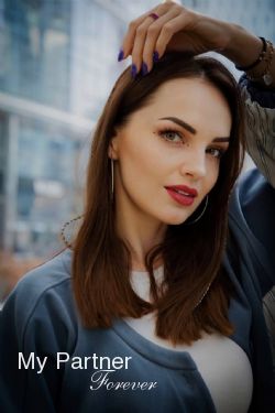 Dating Service to Meet Pretty Ukrainian Lady Mariya from Kiev, Ukraine