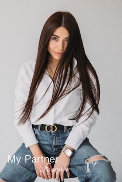 Dating Service to Meet Sexy Ukrainian Woman Anna from Vinnitsa, Ukraine