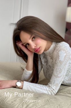 Dating Service to Meet Sexy Ukrainian Woman Yarina from Lvov, Ukraine