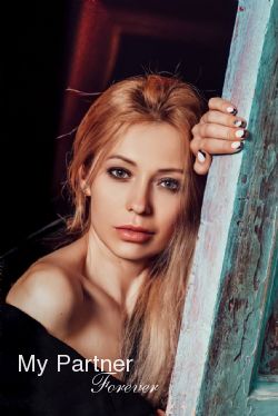 Dating Service to Meet Single Ukrainian Girl Alina from Sumy, Ukraine