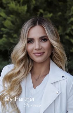 Dating Service to Meet Single Ukrainian Woman Anna from Odessa, Ukraine