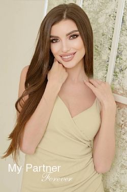 Dating Service to Meet Stunning Ukrainian Girl Ekaterina from Kharkov, Ukraine