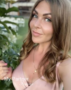 Dating Site to Meet Pretty Ukrainian Lady Anna from Kiev, Ukraine
