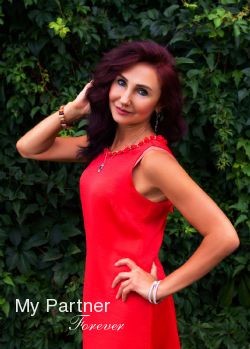 Dating Site to Meet Stunning Ukrainian Girl Valentina from Kiev, Ukraine