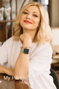 Dating with Beautiful Russian Woman Nataliya from Novgorod, Russia