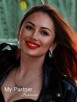 Dating with Beautiful Ukrainian Lady Yuliya from Odessa, Ukraine