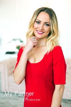 Dating with Gorgeous Ukrainian Lady Marina from Kiev, Ukraine