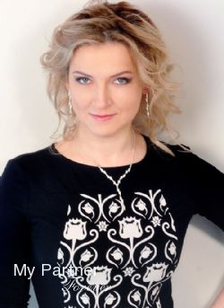 Datingsite to Meet Single Ukrainian Woman Elena from Kharkov, Ukraine