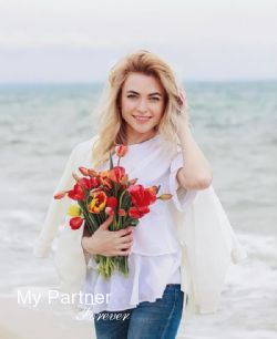 Datingsite to Meet Stunning Ukrainian Girl Alyona from Dniepropetrovsk, Ukraine