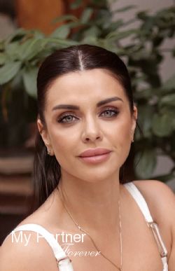 International Matchmaking to Meet Yuliya from Odessa, Ukraine