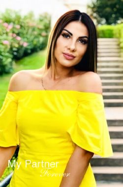 Marriage Agency to Meet Elena from Vinnitsa, Ukraine