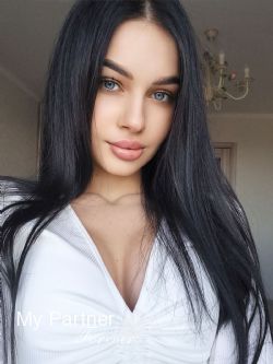 Meet Single Ukrainian Girl Viktoriya from Poltava, Ukraine