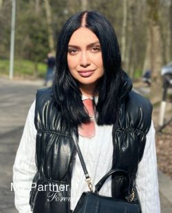 Meet Ukrainian Girl Anzhela from Chernovtsy, Ukraine