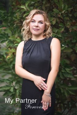 Online Dating with Charming Ukrainian Girl Zoya from Zaporozhye, Ukraine