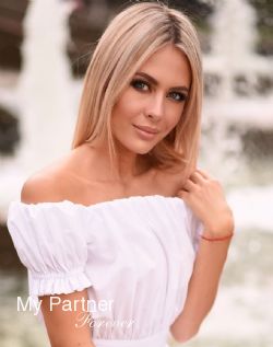 Online Dating with Charming Ukrainian Woman Svetlana from Poltava, Ukraine