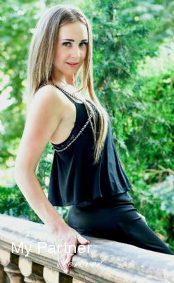 Stunning Ukrainian Bride Inna from Melitopol, Ukraine