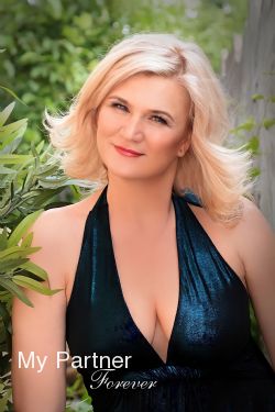 Ukrainian Woman Looking for Marriage - Anna from Kharkov, Ukraine