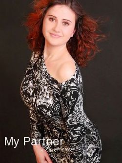 Online Dating with Pretty Ukrainian Woman Yuliya from Sumy, Ukraine