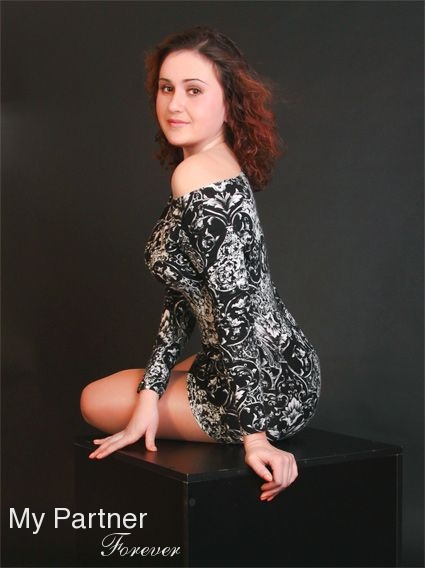 Dating with Charming Ukrainian Woman Yuliya from Sumy, Ukraine