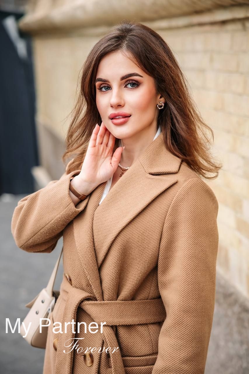 Charming Bride from Ukraine - Darina from Kiev, Ukraine