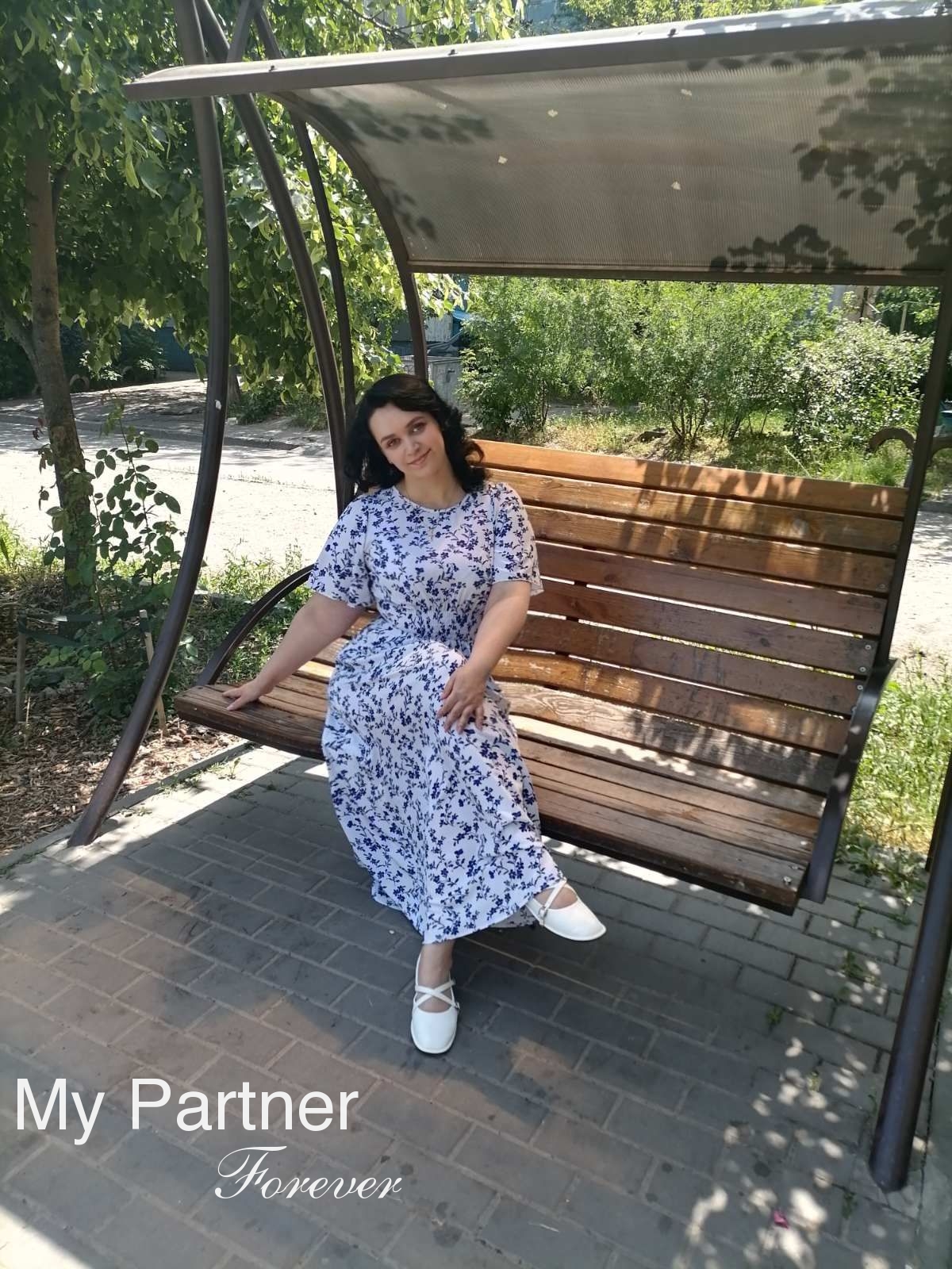 Dating Service to Meet Beautiful Ukrainian Girl Irina from Dniepropetrovsk, Ukraine