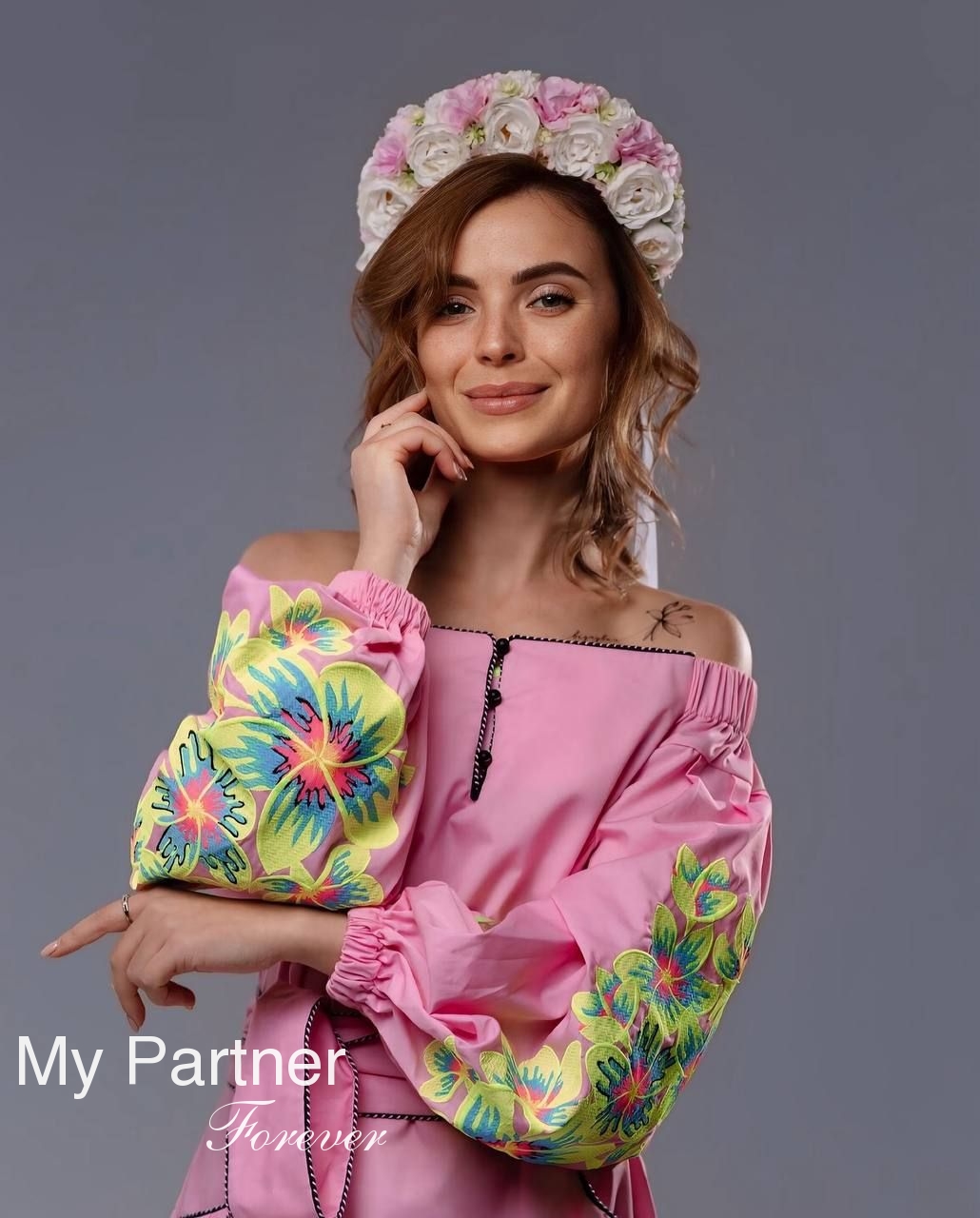 Dating Service to Meet Sexy Ukrainian Woman Elena from Chernovtsy, Ukraine