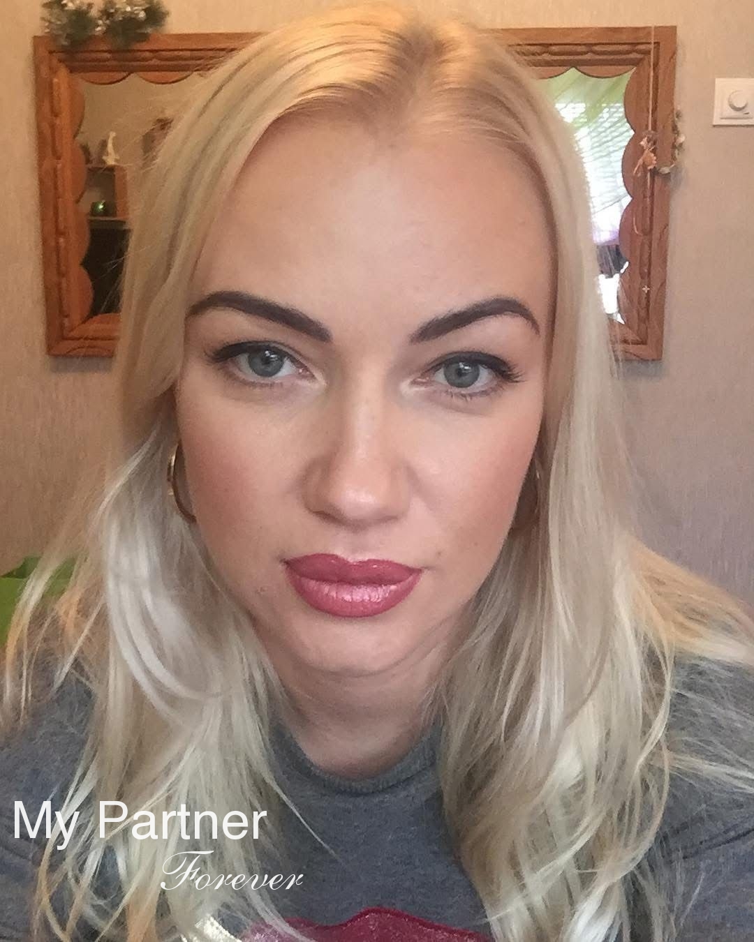 Dating Service to Meet Single Ukrainian Woman Yuliya from Vinnitsa, Ukraine