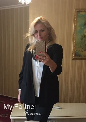 Dating Site to Meet Beautiful Ukrainian Lady Oksana from Poltava, Ukraine