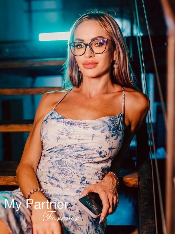 Dating Site to Meet Gorgeous Ukrainian Girl Nataliya from Kiev, Ukraine