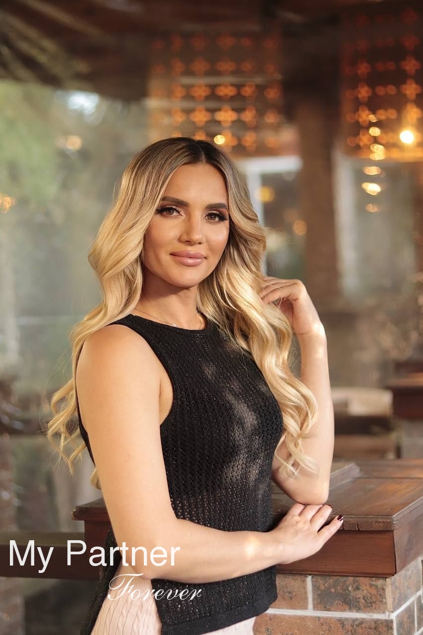 Dating Site to Meet Gorgeous Ukrainian Woman Anna from Odessa, Ukraine