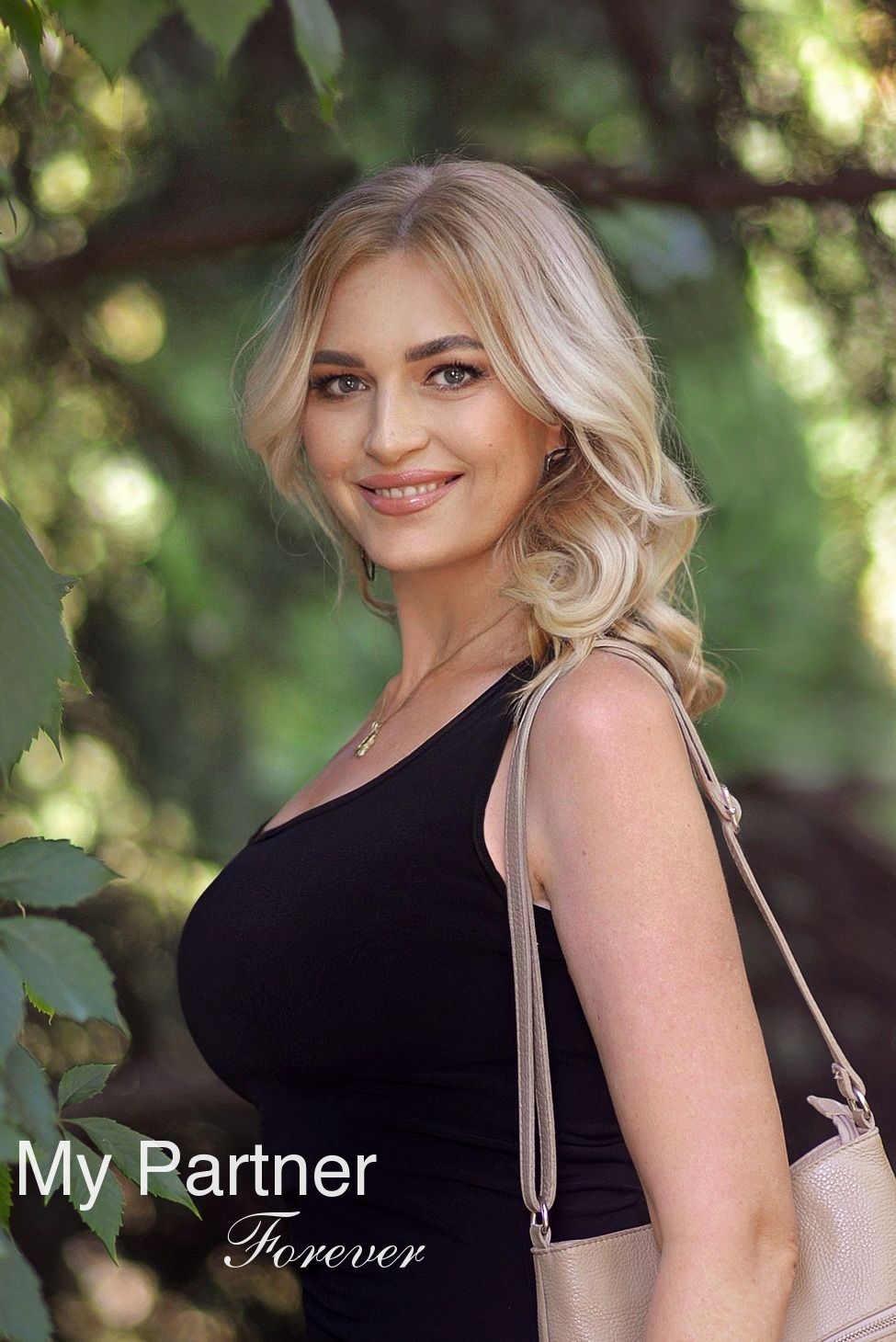 Dating Site to Meet Pretty Ukrainian Girl Elena from Kharkov, Ukraine