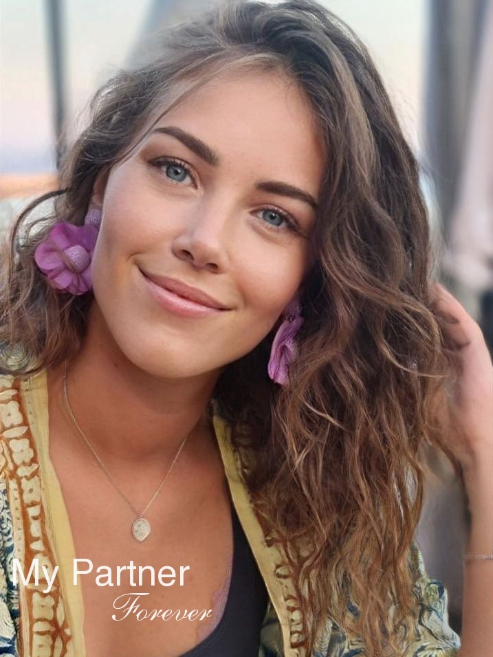 Dating Site to Meet Pretty Ukrainian Woman Sofiya from Zaporozhye, Ukraine