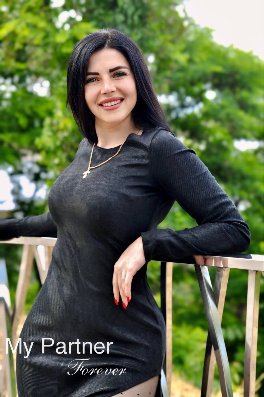 Dating Site to Meet Stunning Ukrainian Woman Irina from Cherkasy, Ukraine