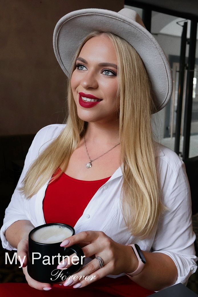 Dating with Belarusian Lady Anastasiya from Grodno, Belarus