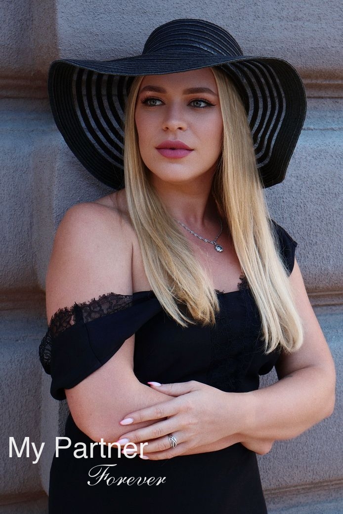 Dating with Charming Belarusian Lady Anastasiya from Grodno, Belarus