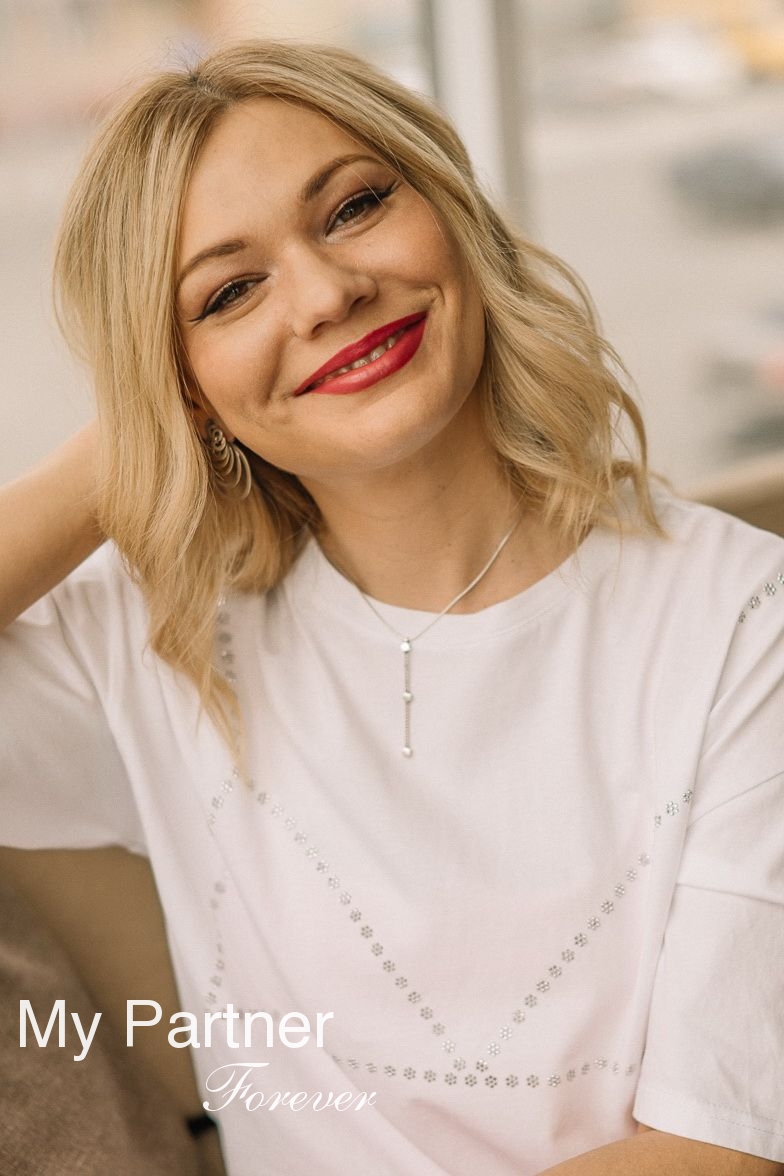 Dating with Charming Russian Woman Nataliya from Novgorod, Russia