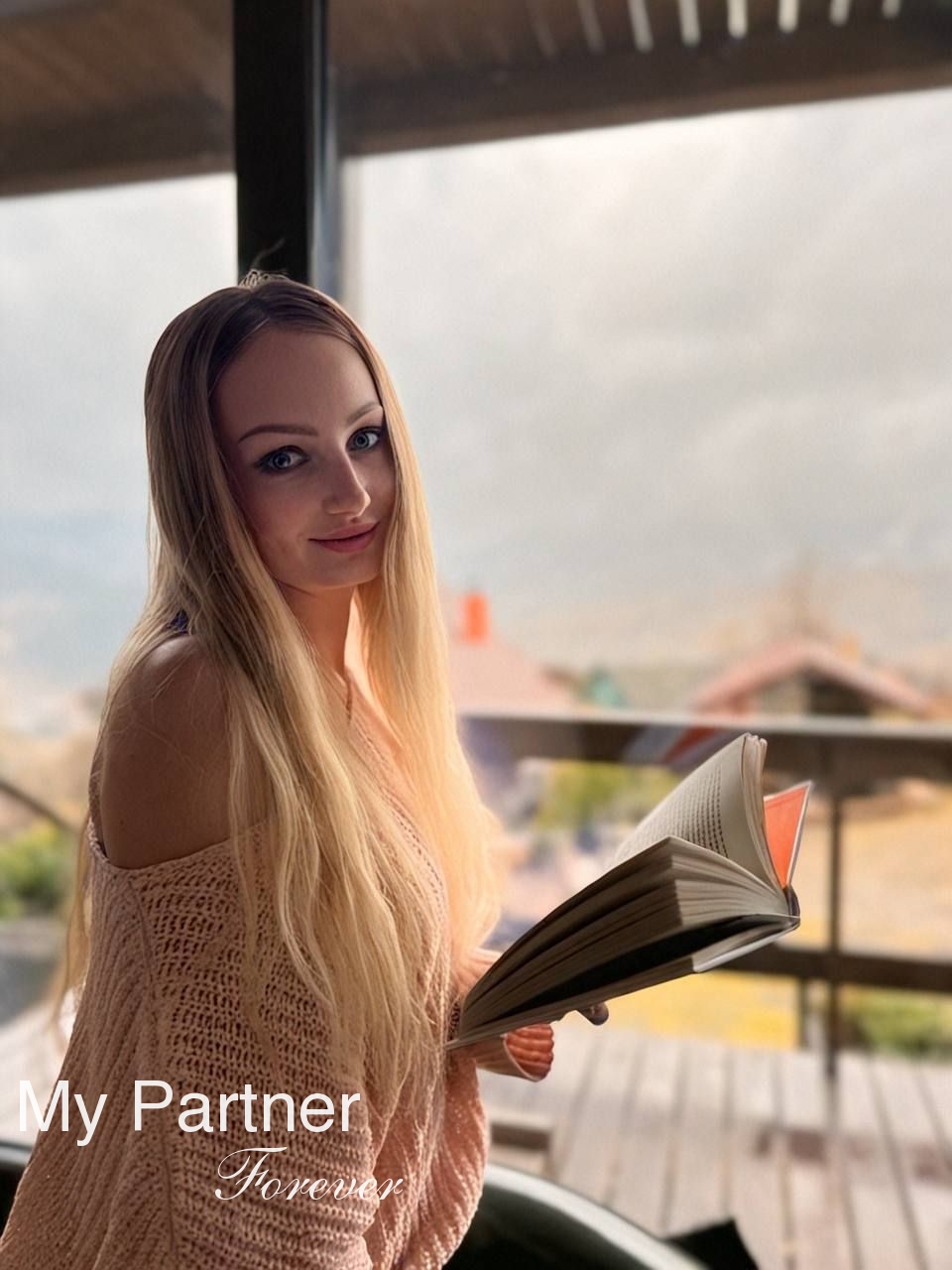 Dating with Gorgeous Ukrainian Girl Mariya from Kiev, Ukraine
