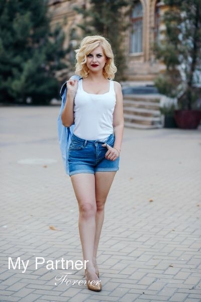 Dating with Gorgeous Ukrainian Lady Anastasiya from Zaporozhye, Ukraine