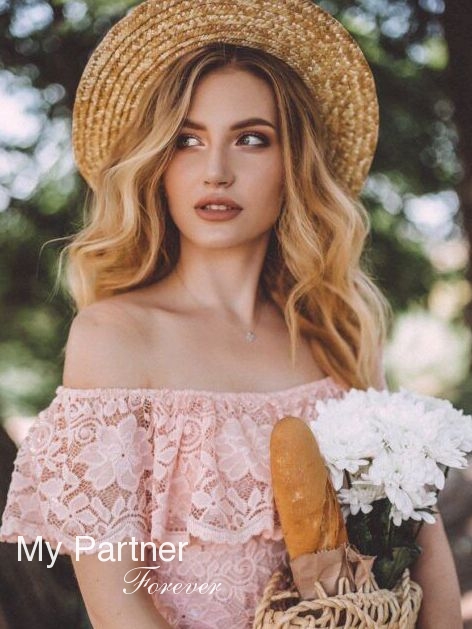 Dating with Sexy Ukrainian Girl Anastasiya from Kharkov, Ukraine