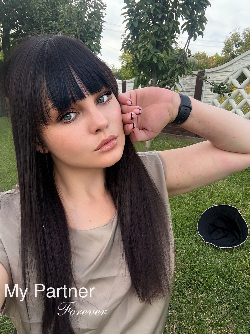 Datingsite to Meet Beautiful Ukrainian Girl Uliyana from Chernovtsy, Ukraine