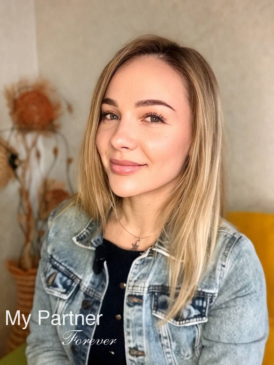 Datingsite to Meet Charming Ukrainian Girl Eva from Kiev, Ukraine