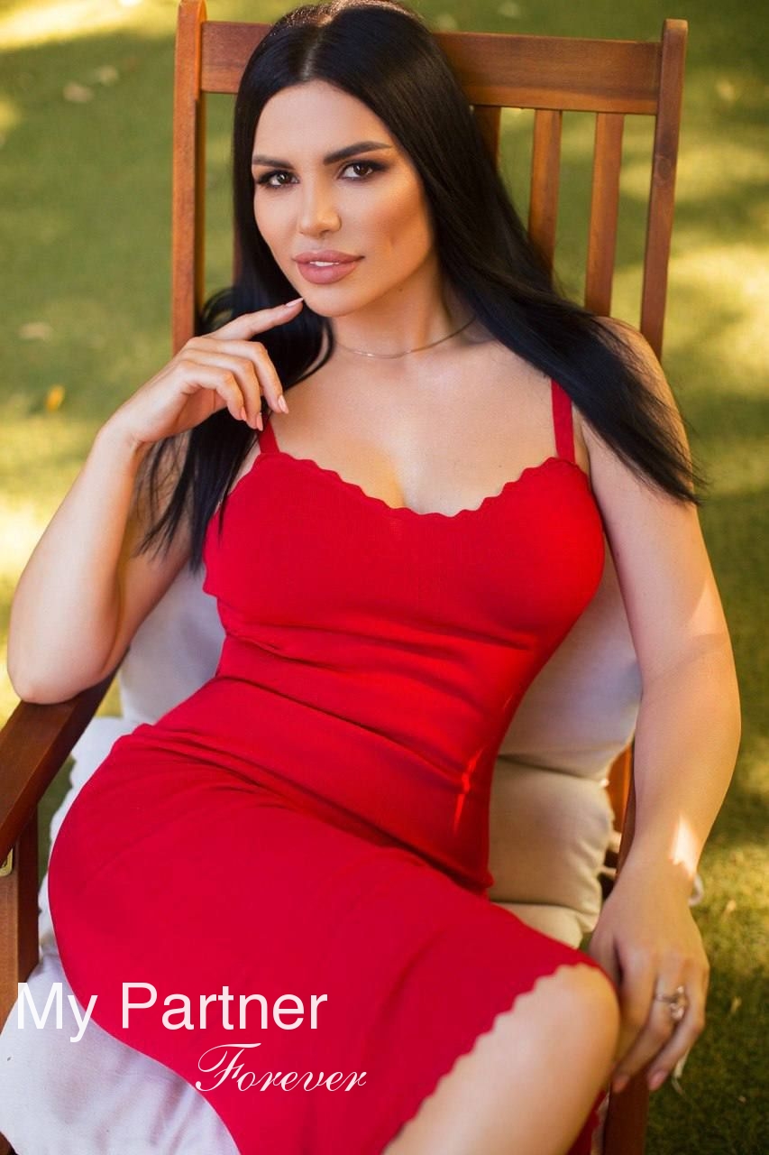 Datingsite to Meet Gorgeous Ukrainian Woman Darya from Kiev, Ukraine