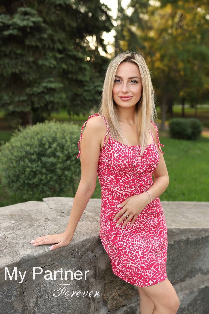 Datingsite to Meet Single Ukrainian Woman Alena from Kremenchuk, Ukraine