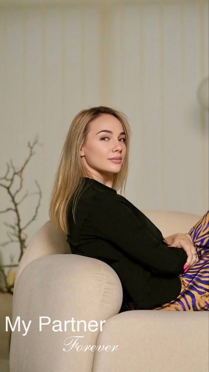 Datingsite to Meet Stunning Ukrainian Girl Eva from Kiev, Ukraine