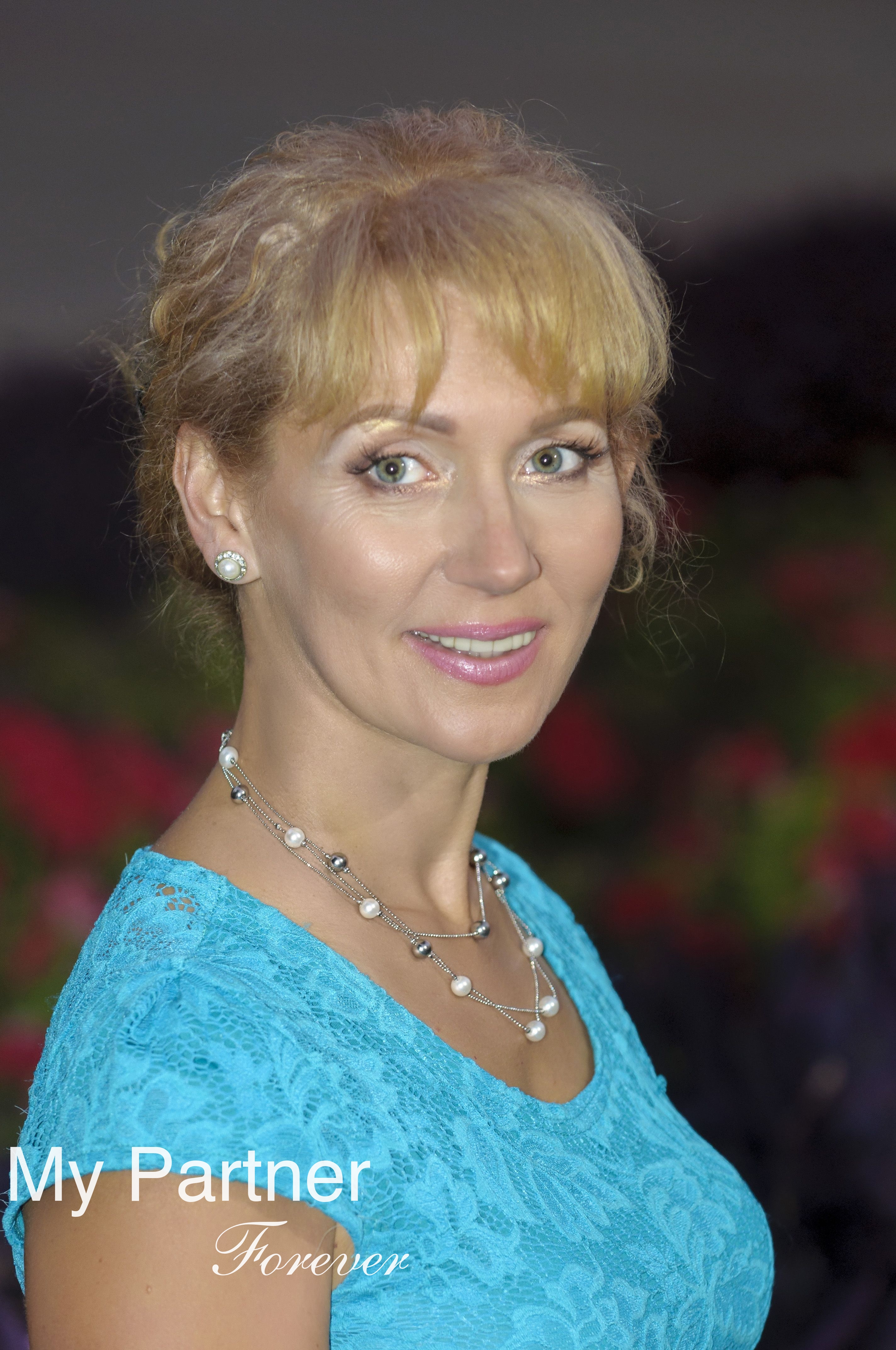 International Matchmaking Service to Meet Elena from Poltava, Ukraine