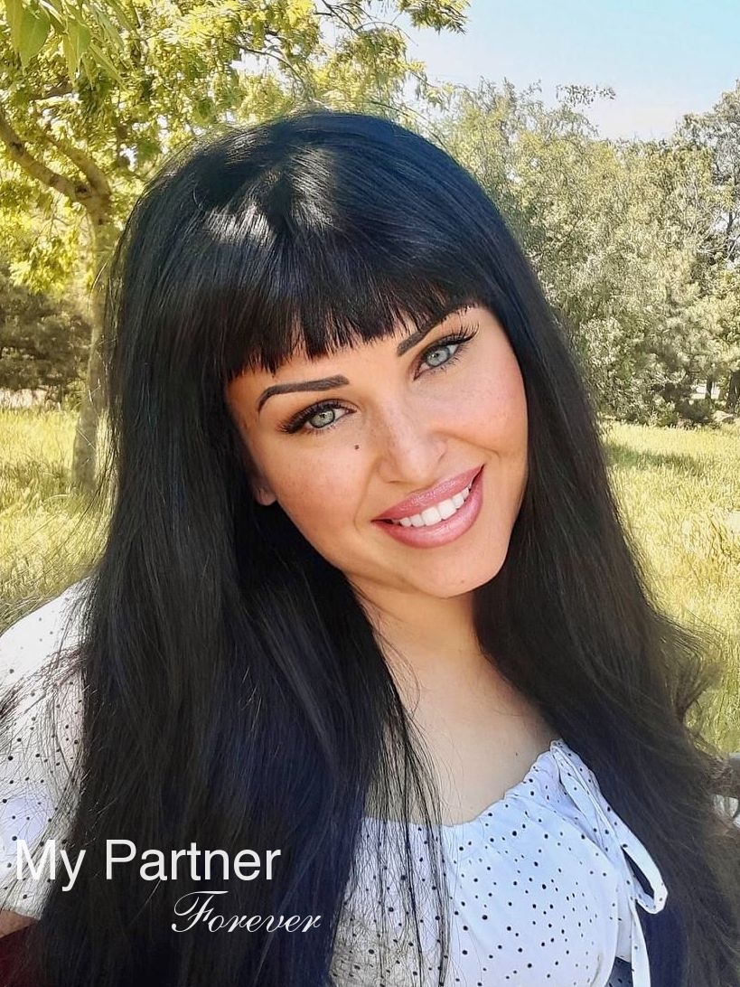 Meet Gorgeous Ukrainian Woman Elena from Odessa, Ukraine