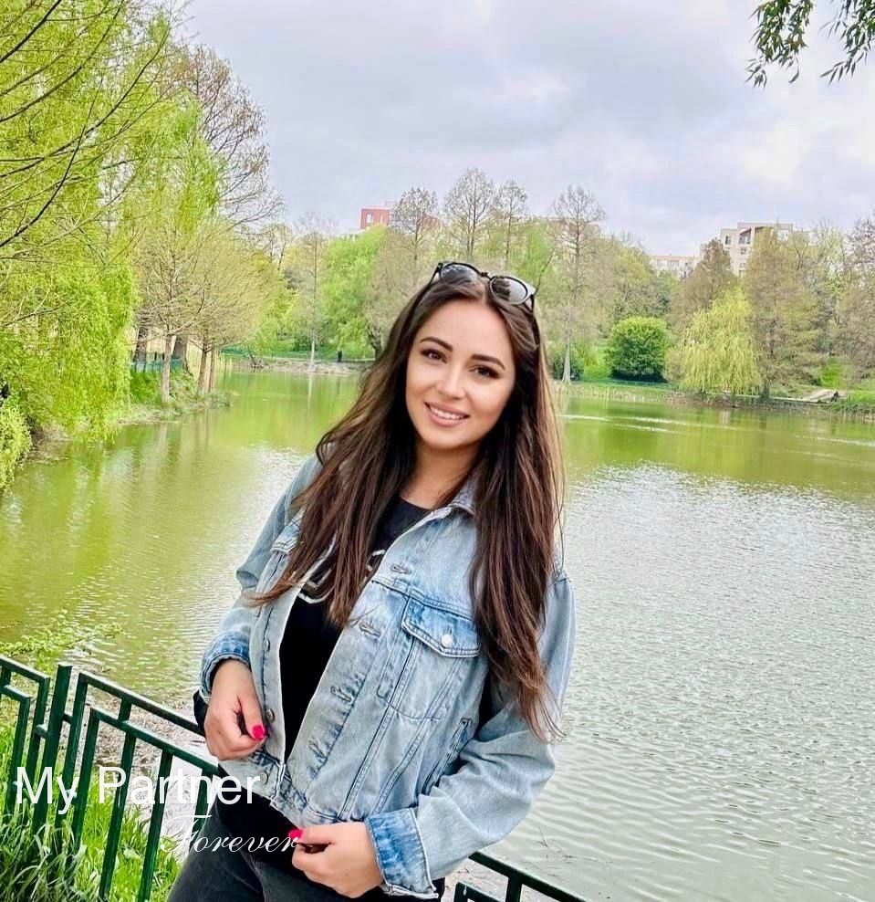 Meet Pretty Russian Lady Yuliya from Chisinau, Moldova