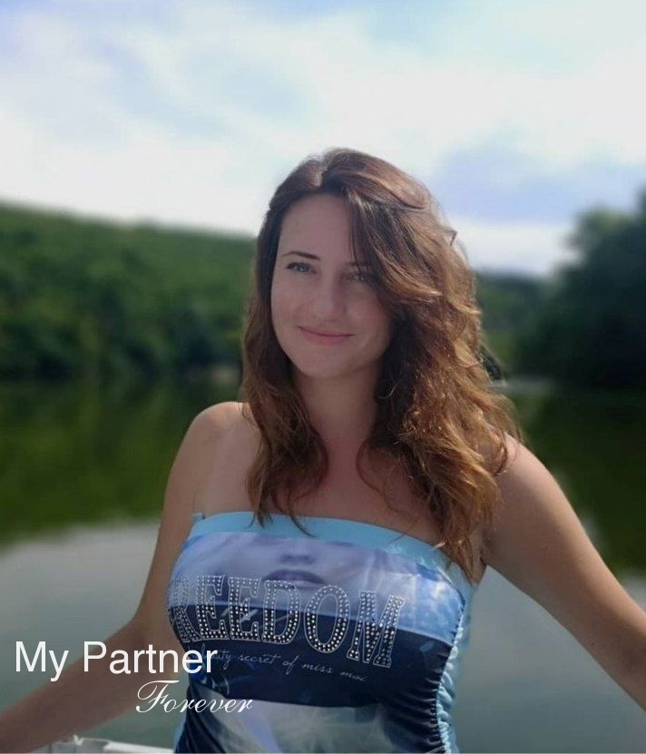 Online Dating with Beautiful Ukrainian Girl Irina from Vinnitsa, Ukraine