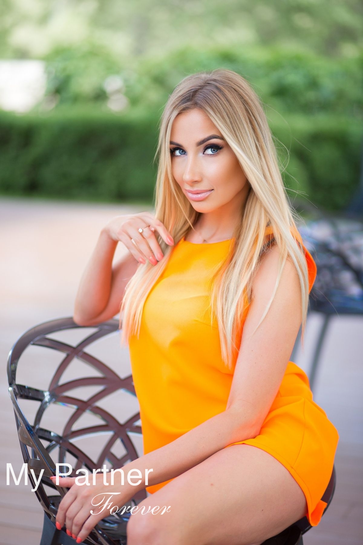 Online Dating with Beautiful Ukrainian Girl Marina from Krivoj Rog, Ukraine